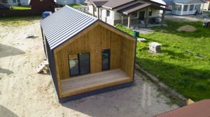 Обзор каркасного барнхауса 6×10 м² с террасой 2×6 м² в КП «Норд Гард»