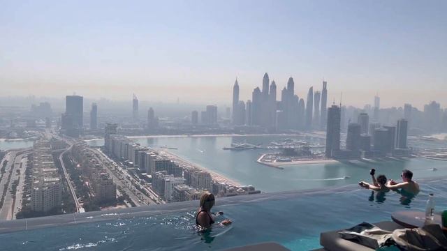AURA SKYPOOL, ST REGIS HOTEL DUBAI - WALKTHROUGH TOUR смотреть онлайн
