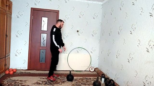 30 минут самоотверженной круговой тренировки с гирей 24 кг.