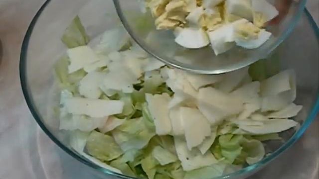 Легкий САЛАТ с курицей , сыром и оливками смотреть онлайн