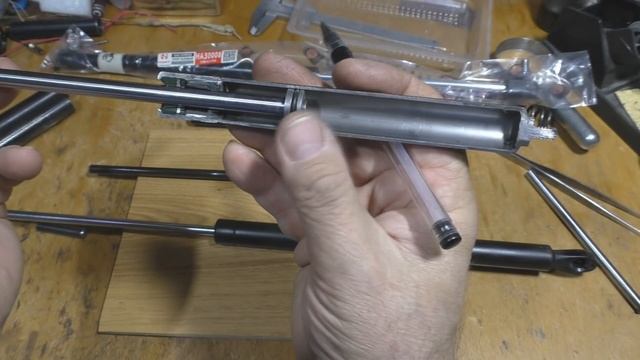 Как работает газовая пружина. Подробно.