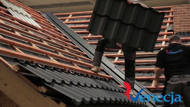 Пример монтажа металлочерепицы Венеция (Venecja)