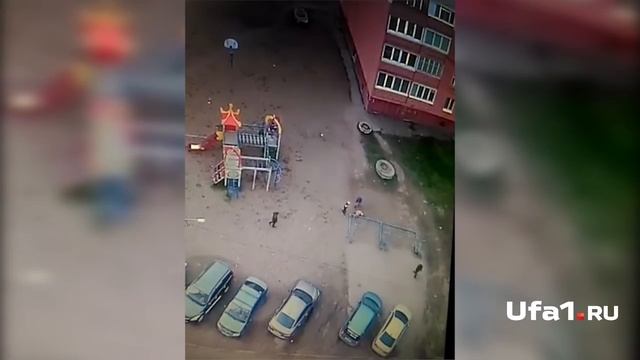 На ребенка в Уфе упал столб смотреть онлайн