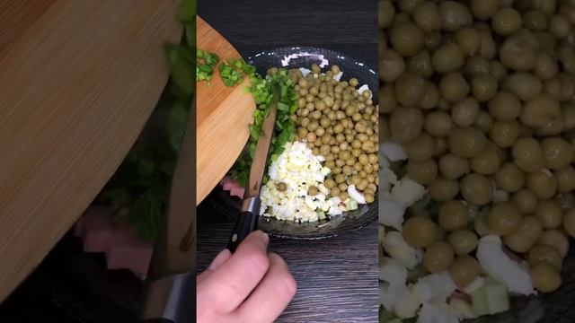 Простой и вкусный салат Оливье с колбасой и свежим огурцом!