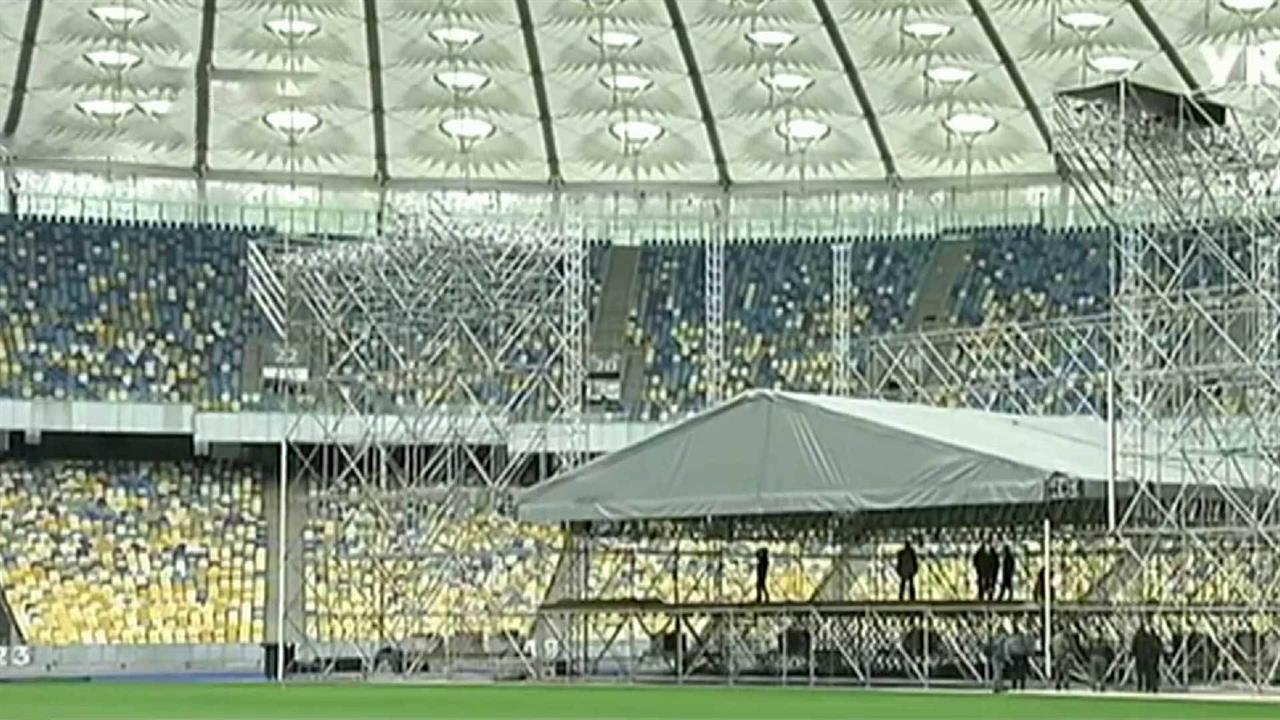 На Украине все обсуждают грядущую встречу Петра Порошенко и Владимира Зеленского на стадионе