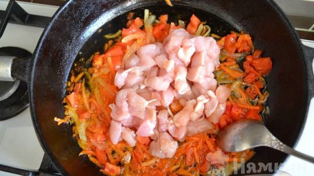 Картошка с курицей в горшочках
