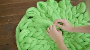 Пуф крупной вязки из шерсти мериноса. Как вязать пуфик