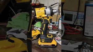 Китайские батареи для гайковерта DeWalt DCF921 . Не покупайте!!!