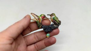 Необычная брошь с опалом и карборундом