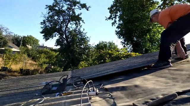 Укладка Б-У Шифера в Одиночку I Install the Roof Alone смотреть онлайн