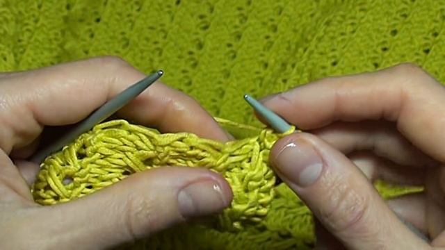 Лаймовый кардиган спицами часть 5 - Cardigan of color of a lime (part 5) смотреть онлайн