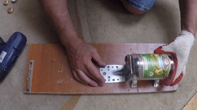 Как разрезать стеклянную бутылку из толсто стекла. Бутылкорез.