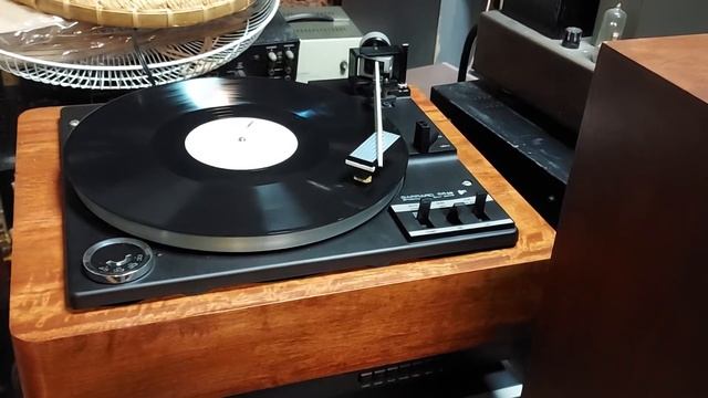 阿姆斯壯跟愛拉費絲 смотреть онлайн