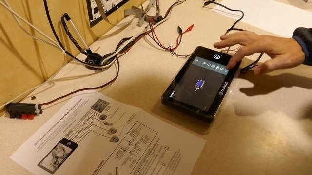 Как подключить и запрограммировать видеодомофон TANTOS при подключении к подъездному домофону.