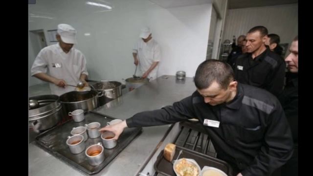 Камера для осужденных (тройник "маломестная" общая). Как сидят зеки за преступление и подозреваемые