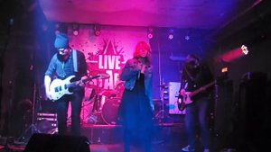 Группа "За чертой"