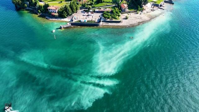 FLYING OVER ITALY (4K UHD) - Relaxing Music Along With Beautiful Nature - 4K Video Ultra HD смотреть онлайн