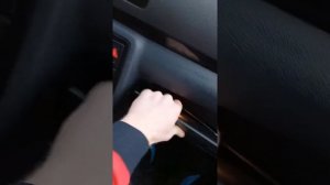 как снять нижний бардачок Фольксваген Шаран 2001