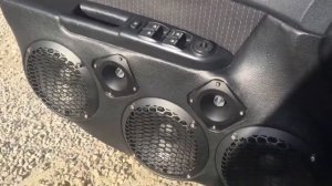 АвтоЗвук установил в Hyundai Getz лютую систему / громкий фронт DST / momo fr 500