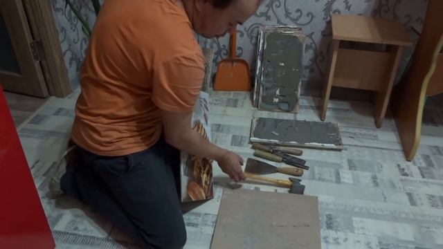 Как снять старый клей с кафельной плитки