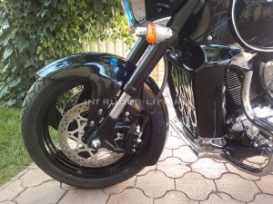 Установка кастомного переднего крыла "Baron" на Suzuki M109R / VZR1800 / M1800R.