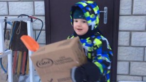 Степе сбросили из самолета посылку