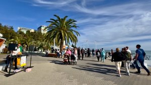 Набережная Сочи. Ресторан с видом на море "Барабуля". Закат на Имеретинской набережной. 04.04.2024