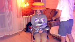 ДЕВУШКА ПОПАЛА В РАБСТВО! ОЧЕНЬ ЖЕСТОКИЙ ПРАНК НАД ДЕВУШКОЙ!