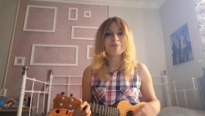 Песенка Мамонтенка из мультфильма - укулеле кавер - @alicebelaya9417
