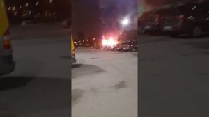 Пожар, горят машины