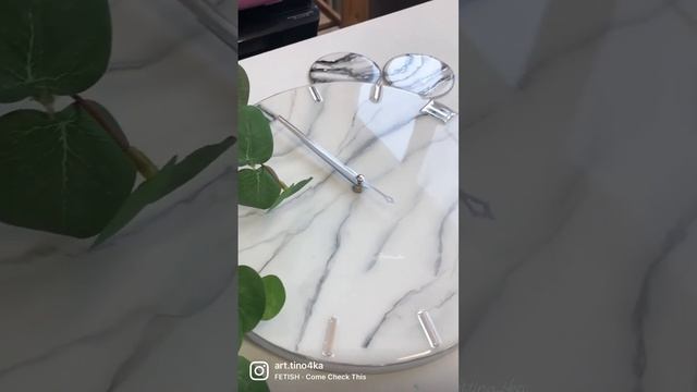 Часы из эпоксидной смолы под мрамор. Выполнены на заказ. Возможен примерный повтор смотреть онлайн