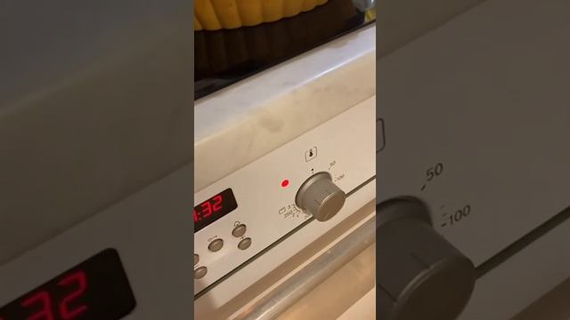как быстро приготовить курицу целиком на соли в духовке