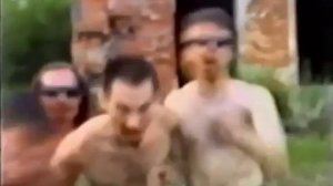 Бетономешалка мешает бетон 10 часов