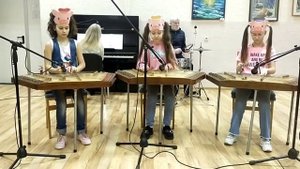 Ансамбль «Озорные девчонки». Д.Уотт.Песенка из м/ф "Три поросёнка". Обр. В.Медведева.Пер.Ковтун И.Н