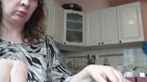 Приклеиваем типсы для ногтей на клей ириск!