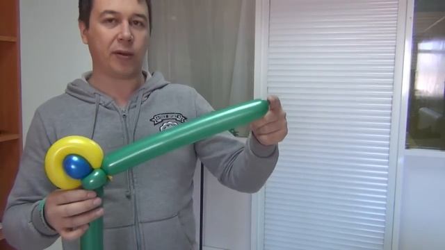 Павлин из шаров для моделирования