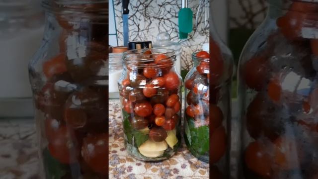 Консервированные помидоры с малиновым листом и без уксуса!