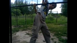 Трюки на турнике в 11 лет