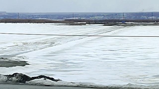 Паромная переправа Салехард- Лабытнанги. 3 мая 2022 года. Ямал.