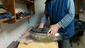 Фары перестанут потеть изнутри. Сделайте вот так.