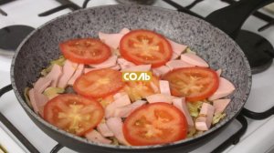 Вкусная яичница с колбасой