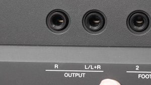 Yamaha DGX-670 vs Yamaha PSR-SX600 - Which Is Better?