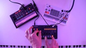 Roland J-6 Synthwave Jam with Volca Sample (Roland Aira Compact)