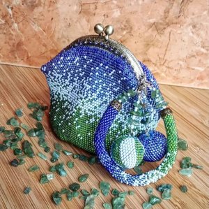 Сумочка - Кошелек из бисера (2 часть). МАСТЕР КЛАСС. Бисеровязание.