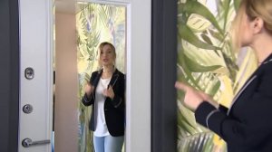 Входная дверь Торекс с зеркалом.