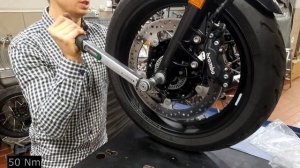 BMW R NineT Replacement of front and rear brake pads and brake discs