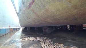 Постановка судна в док.Ремонт продолжается.