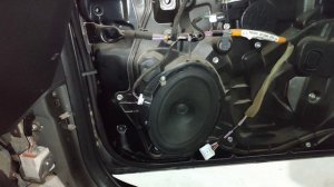 замена штатной акустики Mazda 3 на DL-Audio Piranha 165