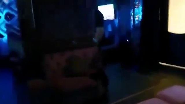 НЕМНОГО ЛИЧНОГО КАРАОКЕ БАР.