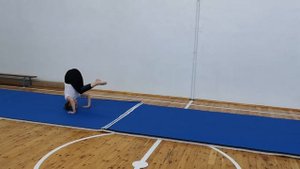 Акробатическая комбинация юноши 7 - 8 классы